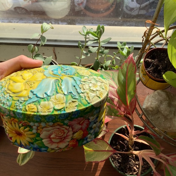 5$ ADD ON⭐️Vintage metal box pastel flowers - Picture 2 of 14